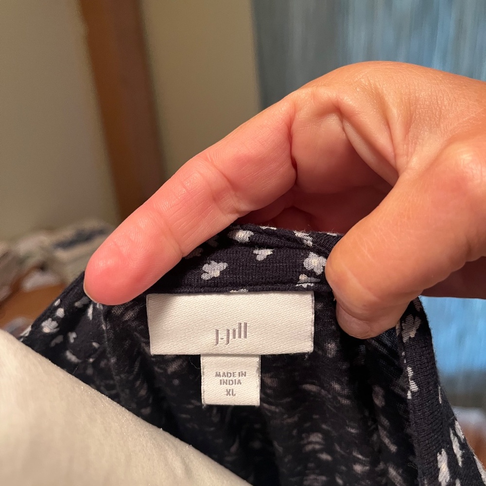 Top - Picture 4 of 4